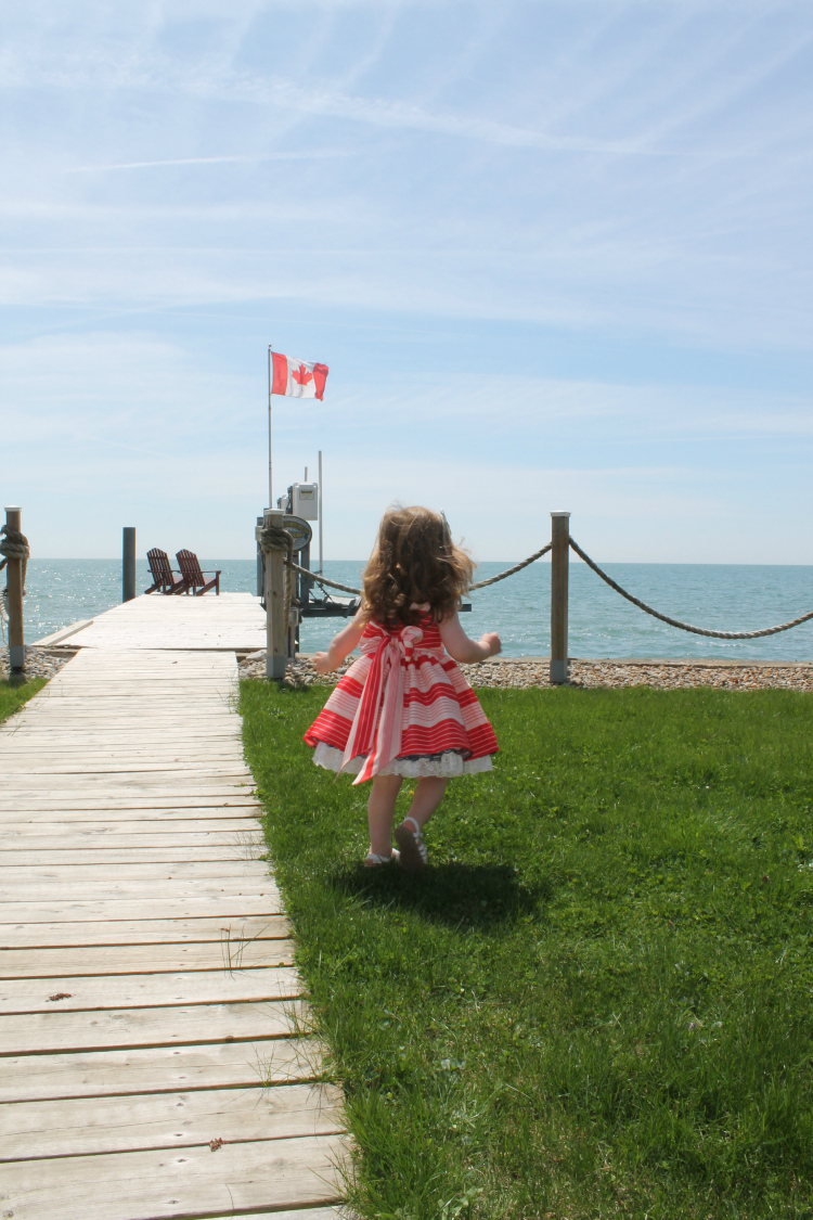 4th-of-july-canada-day-style-photo-shoot-flag-dock