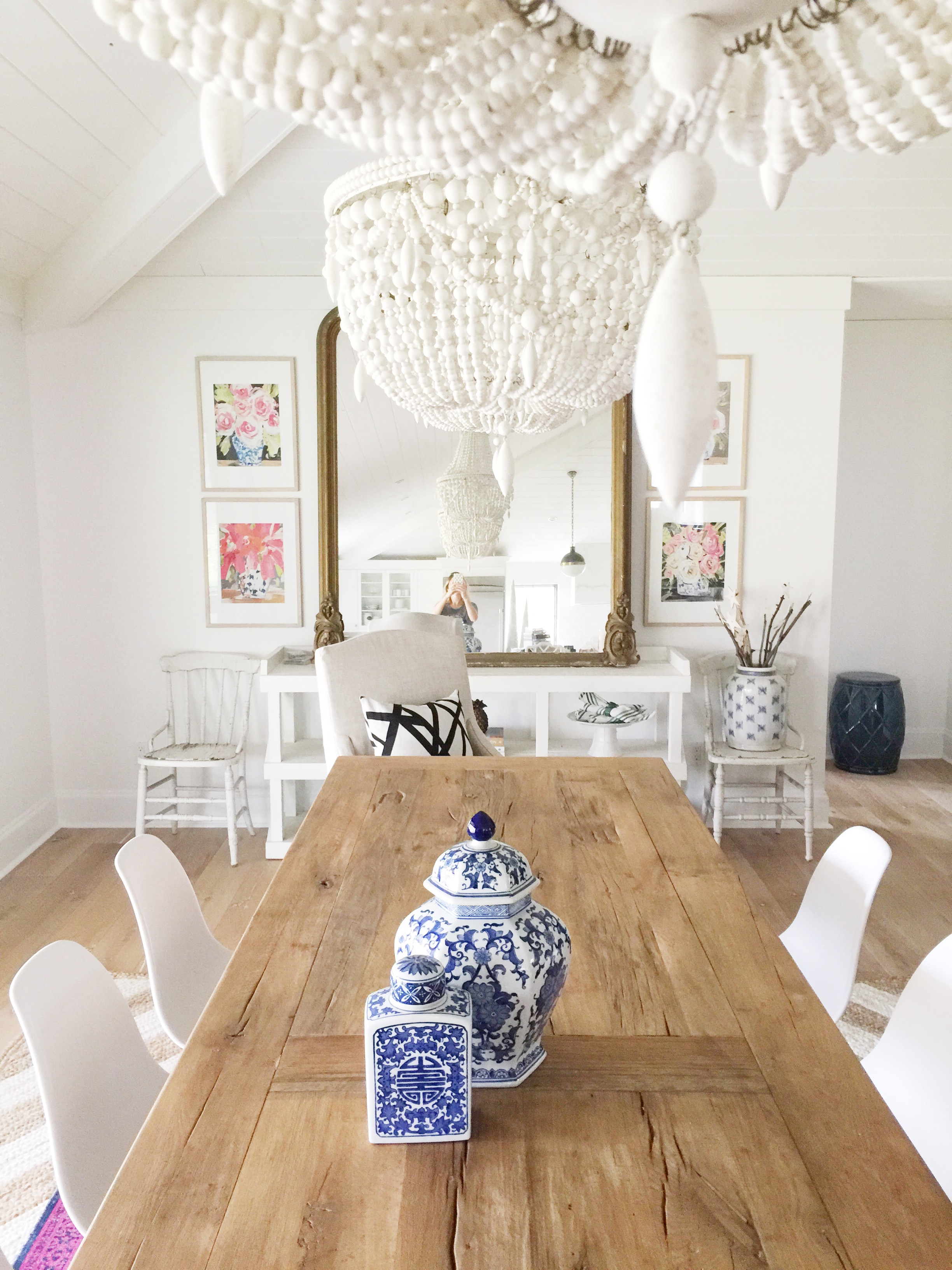 farmhouse_table_white_wood_chandeliers_ginger_jars