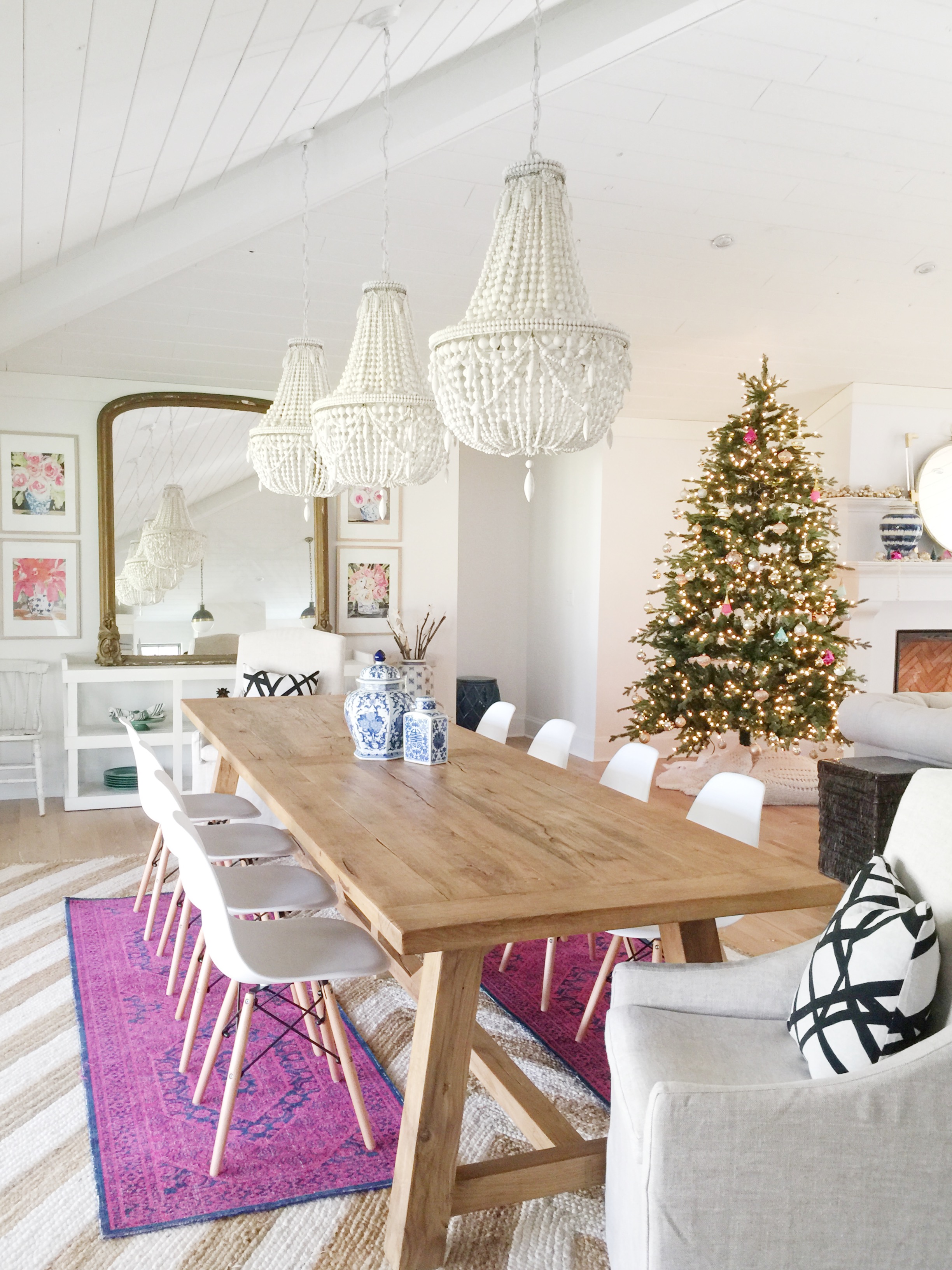 modern_boho_dining_room_chandeliers - The Leslie Style