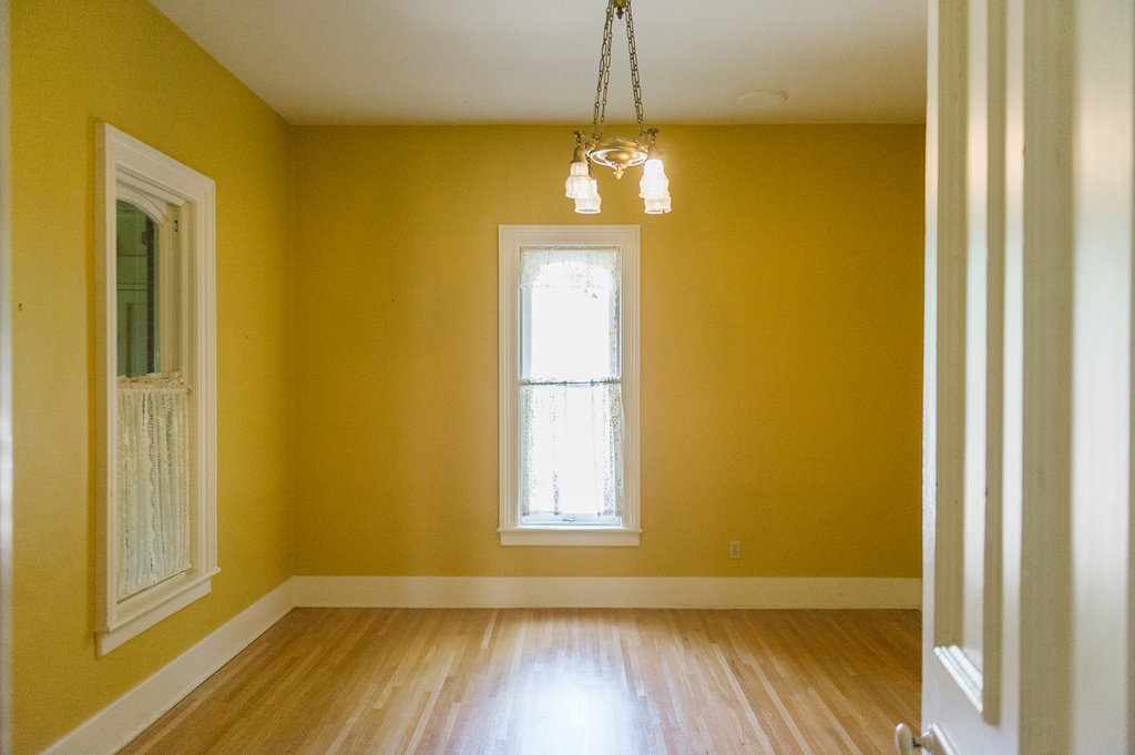 Image of the dining room pre-renovations painted yellow