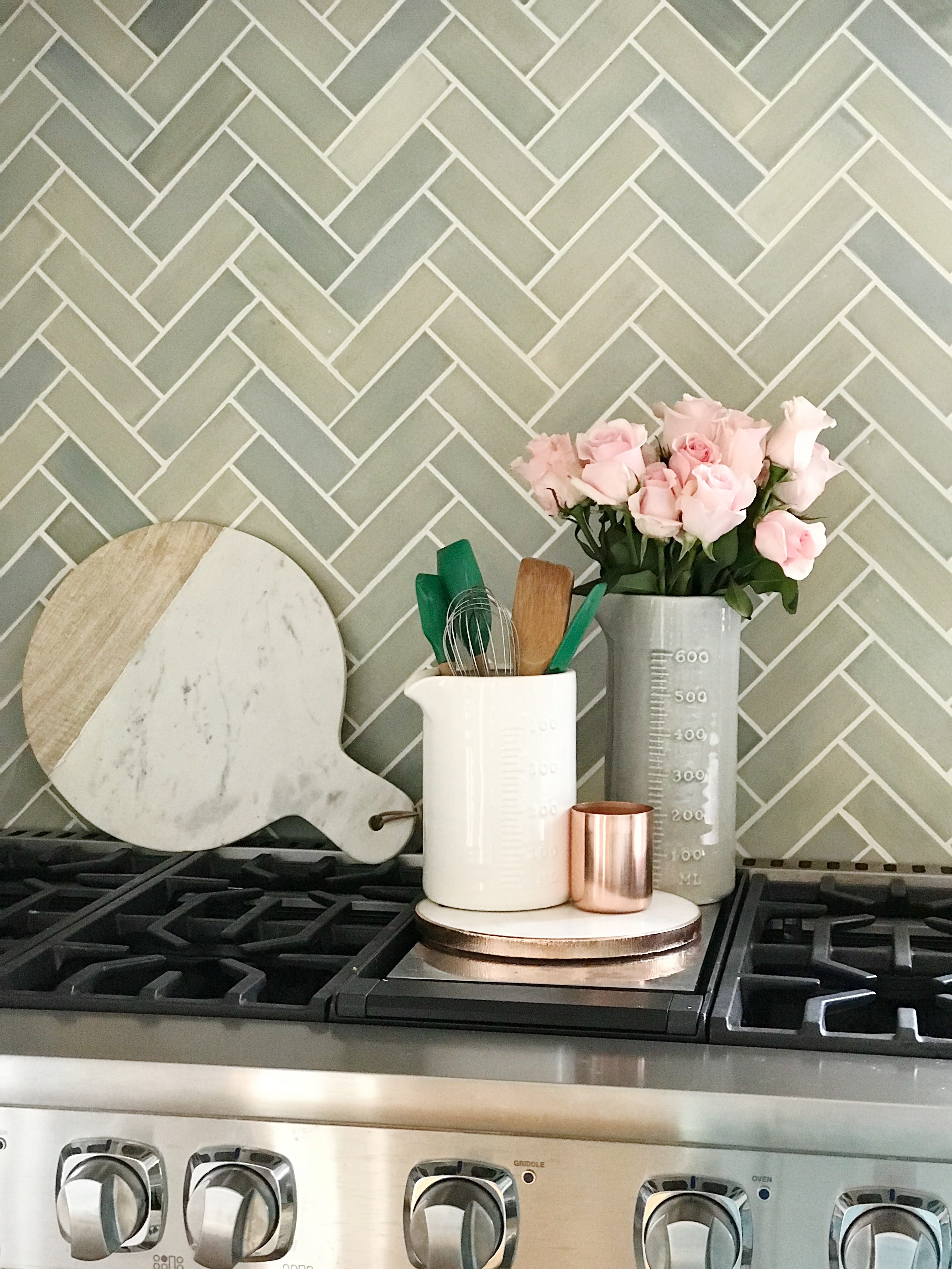 How to Add Decor Accessories to Your Kitchen - The Leslie Style