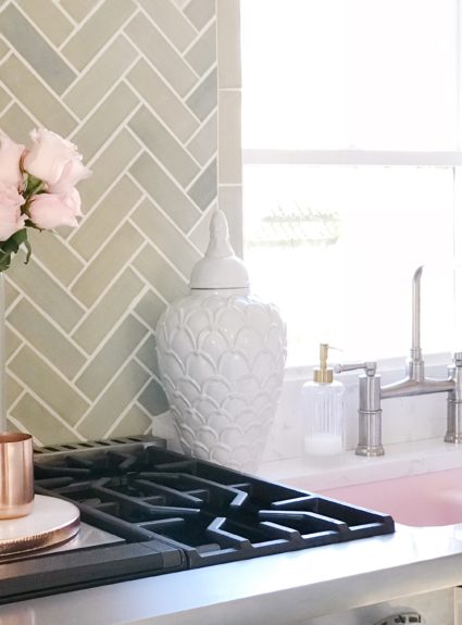 How to Add Decor Accessories to Your Kitchen